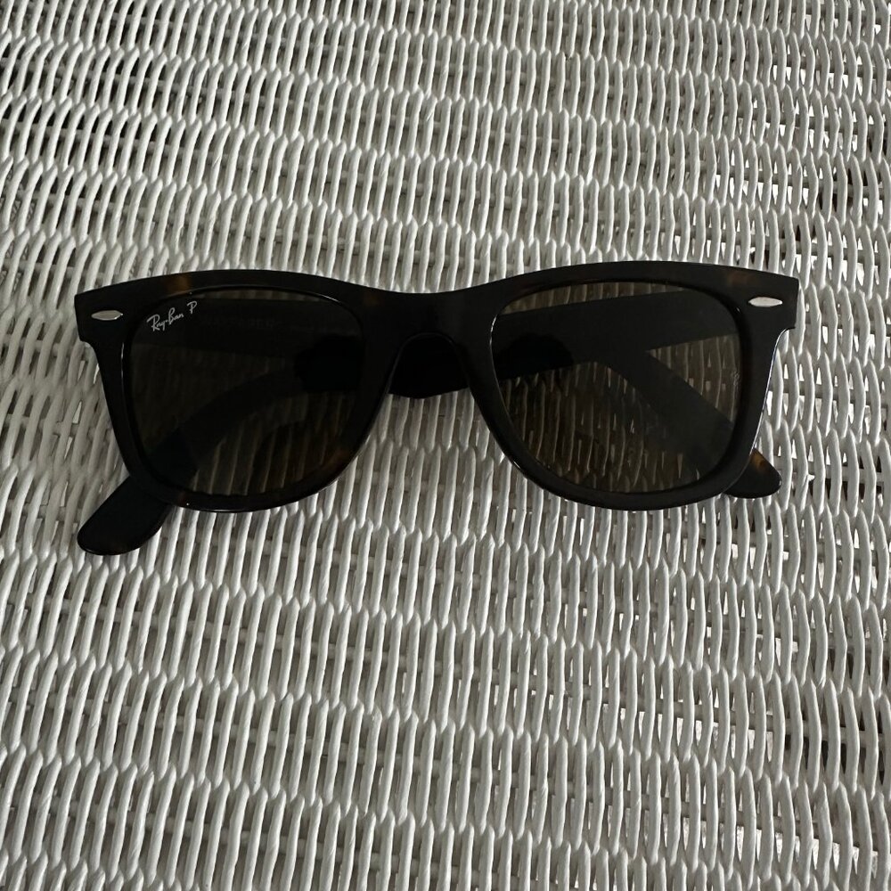 Ray-Ban Wayfarer Classic Sunglasses